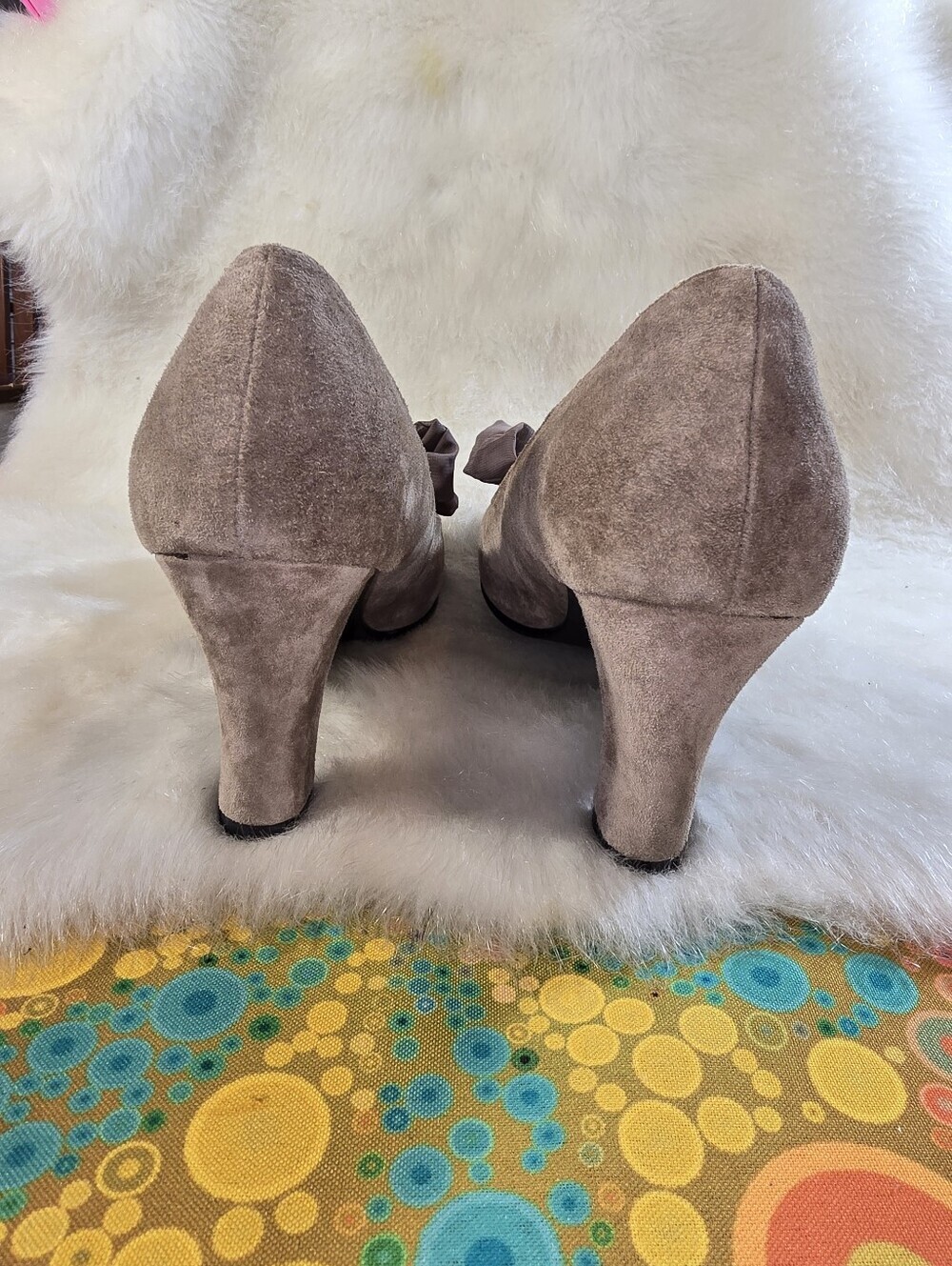 Cami Distressed Effect Taupe Suede/Crinkled Gauzy Bow Block-Heel Pumps - Women - Picture 9 of 14